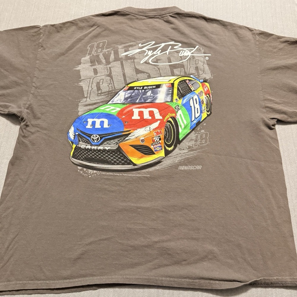 Kyle Busch 18 M&Ms Racing NASCAR T Shirt 2XL Joe Gibbs Racing 2021 Toyota